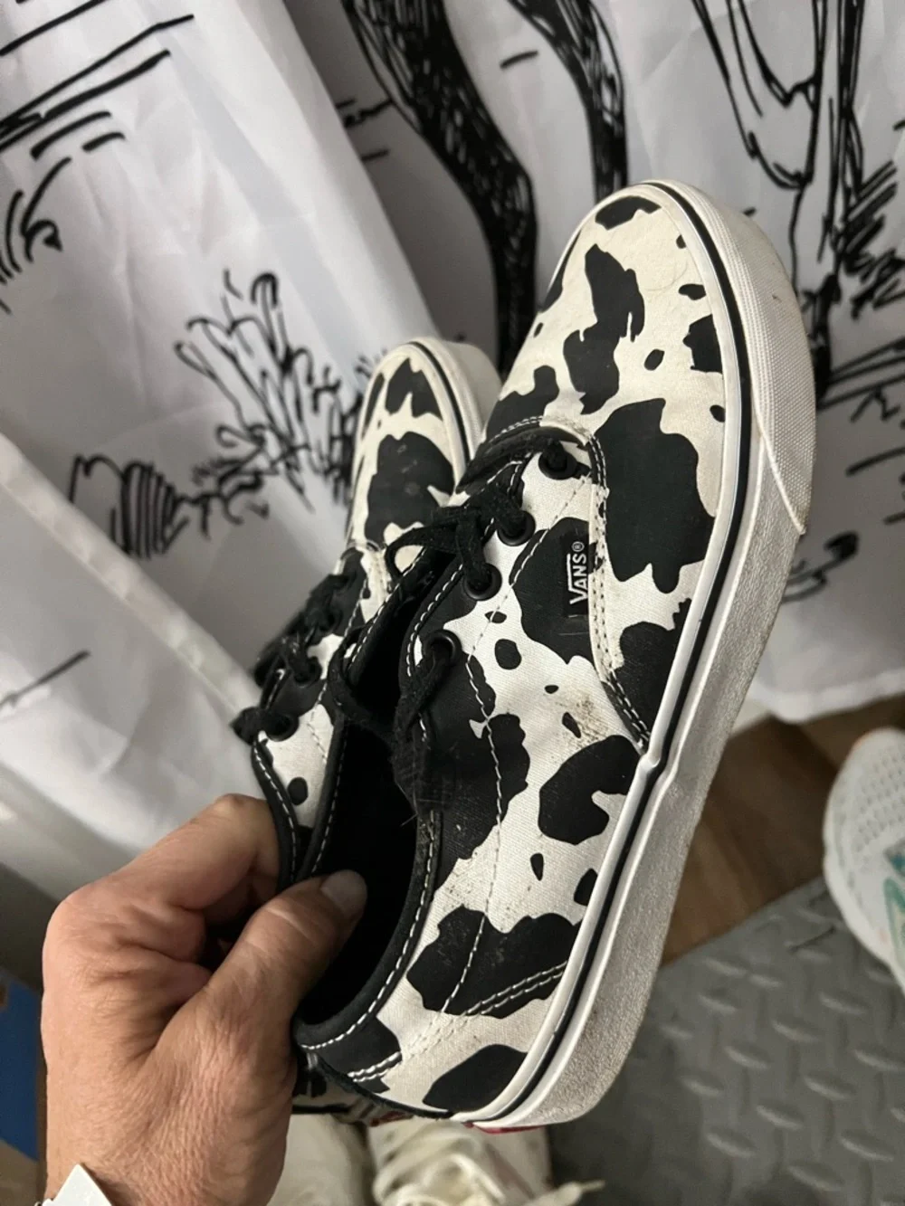 Vans womens Black & White Cow Pattern Canvas Sneakers size 7.5 - Picture 1 of 6